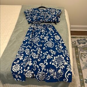 Boutique Midi Skirt Set Size Small.